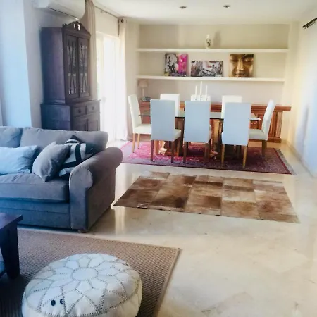 Apartment Downtown Next To The Sea Marbella